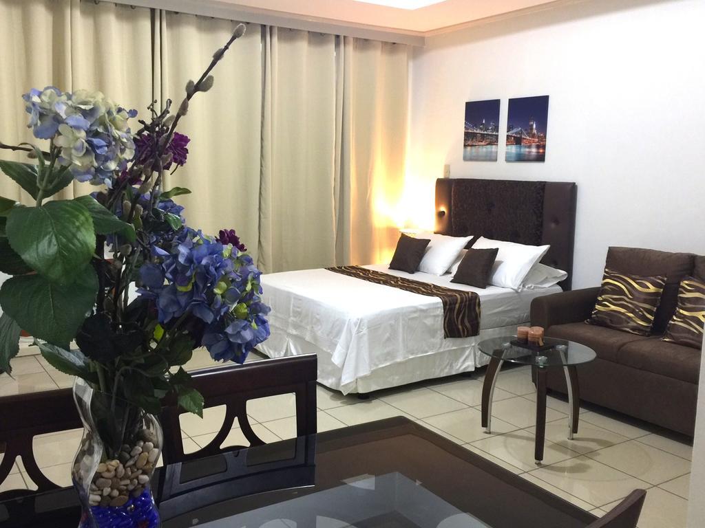 Mch Suites At Robinson'S Place Residences Manila Luaran gambar